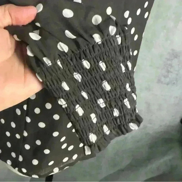 Madewell Black & White Polka V-Neck Long Smocked Sleeve Pullover Blouse Size 4 - Picture 3 of 11